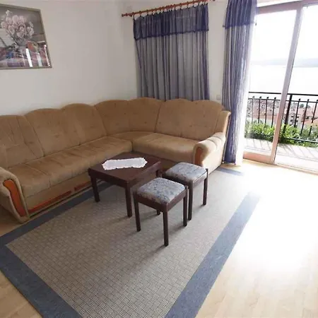 Apartment Three-bedroom In Xii