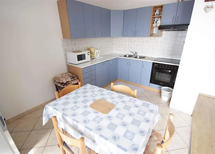 Apartament Three-bedroom In Xii